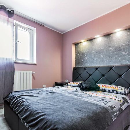 Apartments Eli Лабин Екстериор снимка