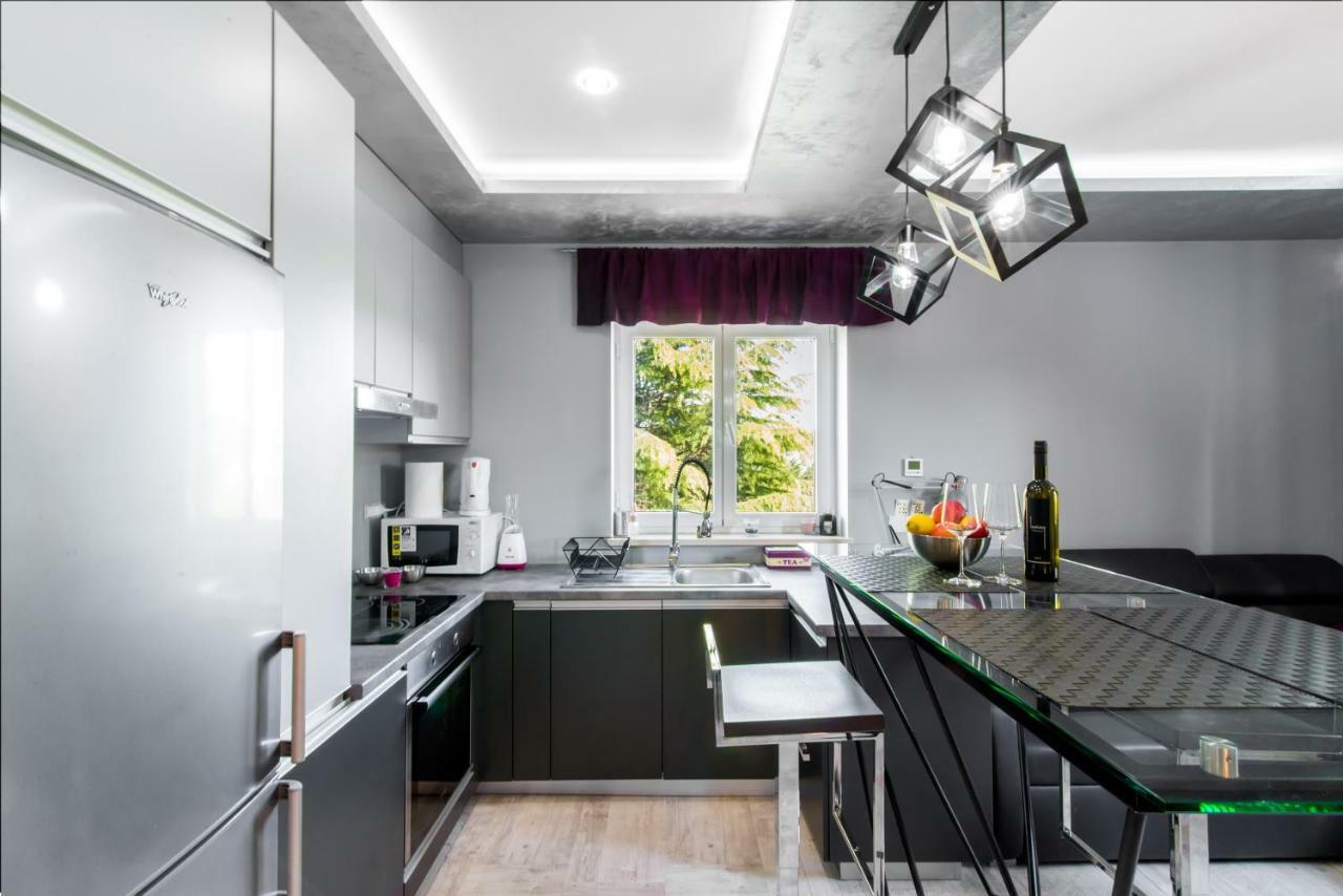 Apartments Eli Лабин Екстериор снимка