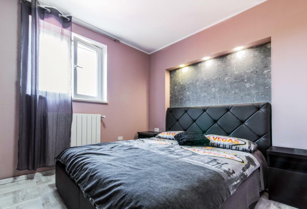 Apartments Eli Лабин Екстериор снимка