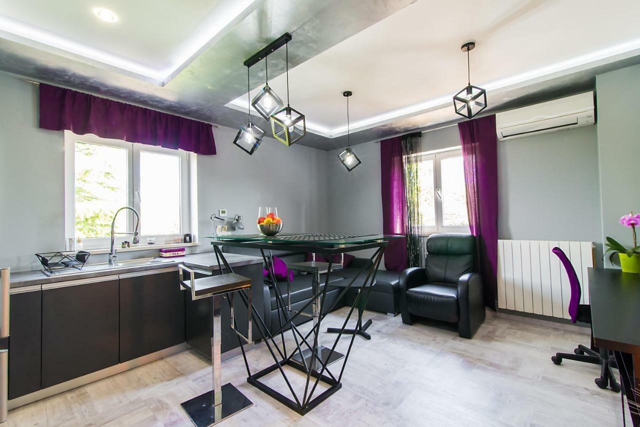Apartments Eli Лабин Екстериор снимка