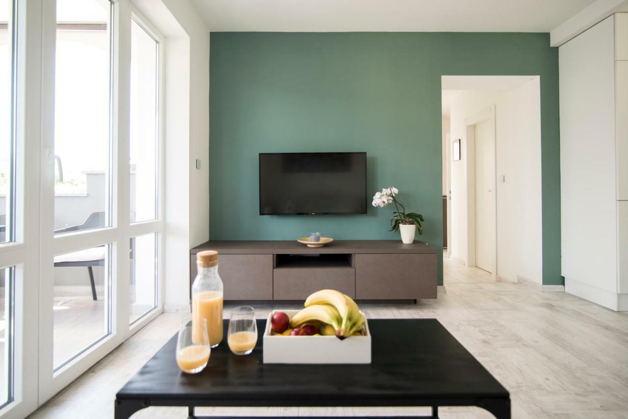 Apartments Eli Лабин Екстериор снимка