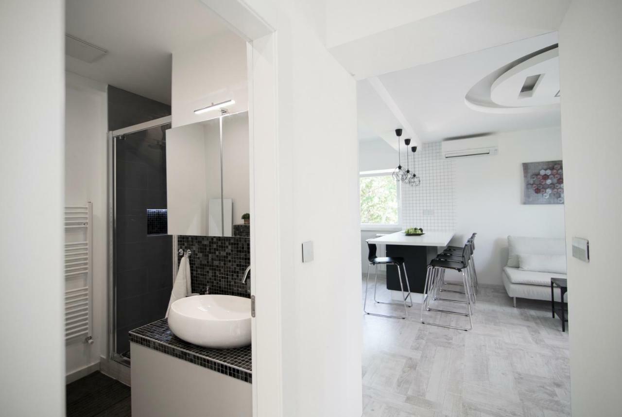 Apartments Eli Лабин Екстериор снимка