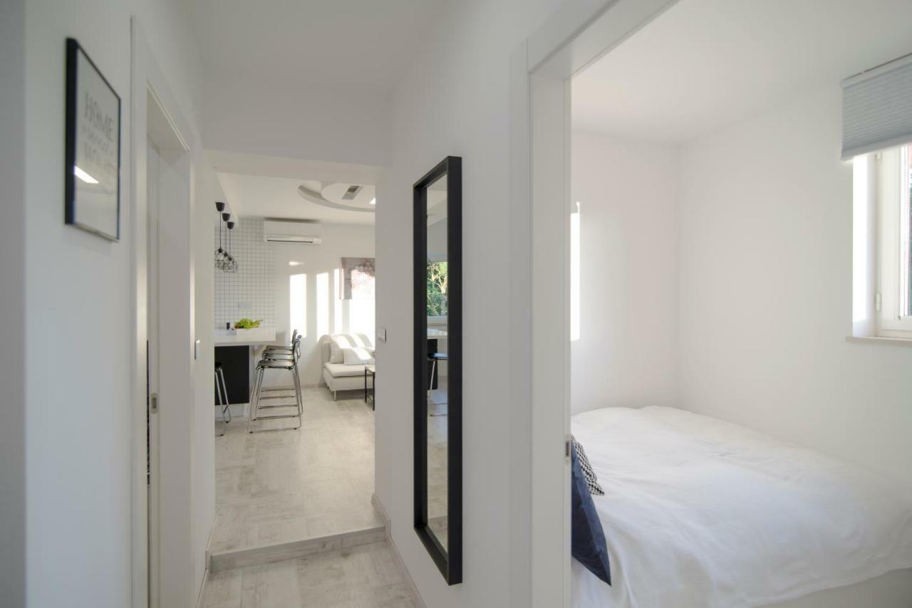 Apartments Eli Лабин Екстериор снимка